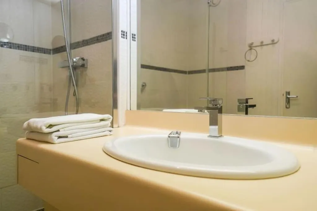 Beautifully Designed 1Br With King Size Bed Apartment Paris 0*,  France